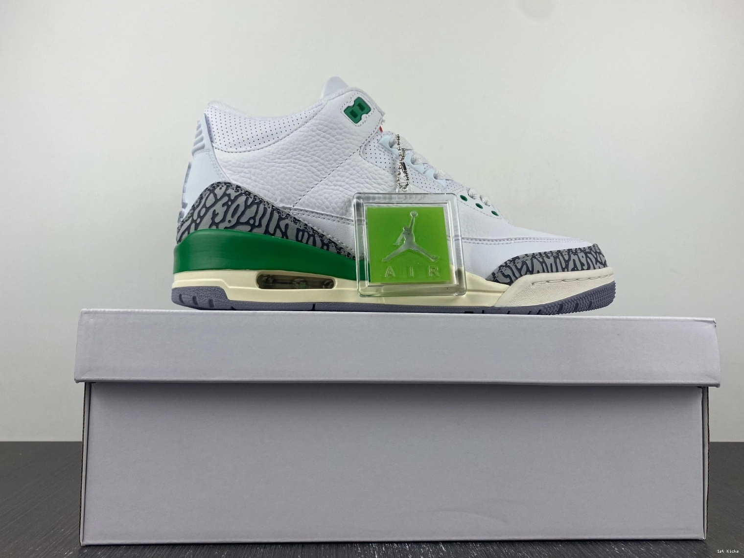 CK9246-136 Air Lucky 3 Jordan Green WMNS 0430